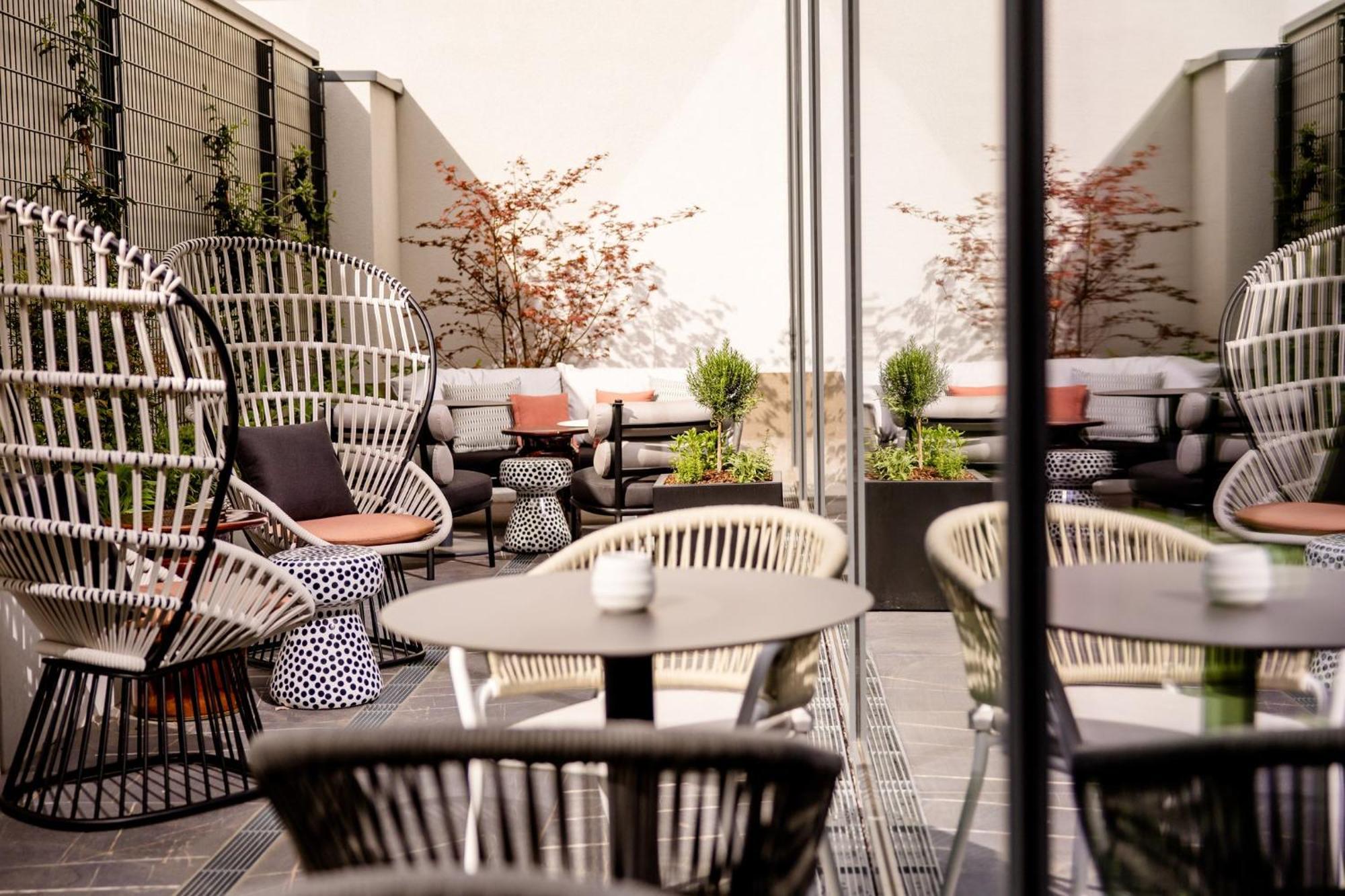 Motel One Karlsruhe Exterior photo