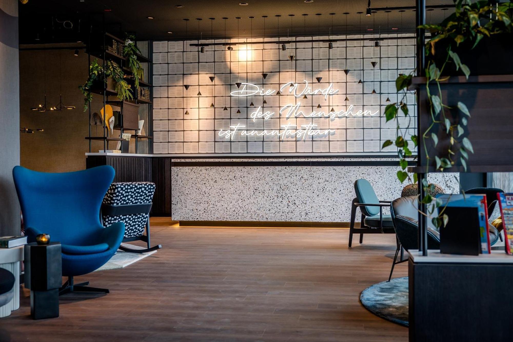 Motel One Karlsruhe Exterior photo